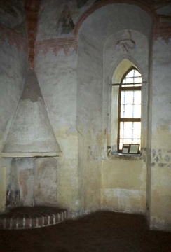 12  Die Hauskapelle des Bischofs Lukas im Bergfried.