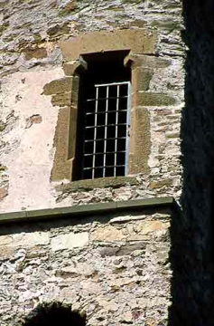 10 Portal mit Schultersturz, 182 x 69 cm. In 14 m Höhe aus dem Treppenturm gegen O.