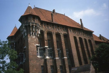 32 Der Hochmeisterpalast, 'Meisters Gemach', erbaut 1389-99.