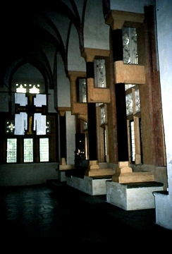 42 Der Palastflur zu Winter- und Sommerremter 1993.