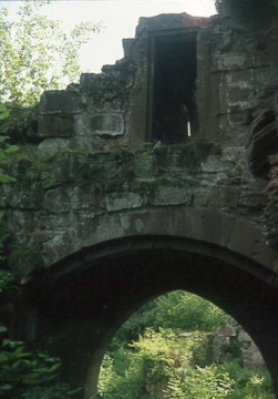 07 Altes Tor von innen mit dem Zugang zum Wurferker.