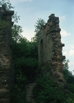 14 Palasgemäuer.